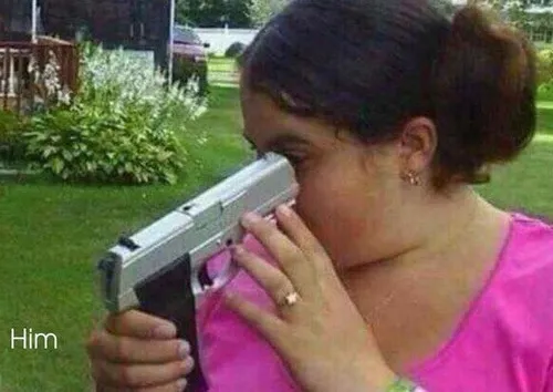 Meme tự bắn mù mắt khi thấy điều phèn quá