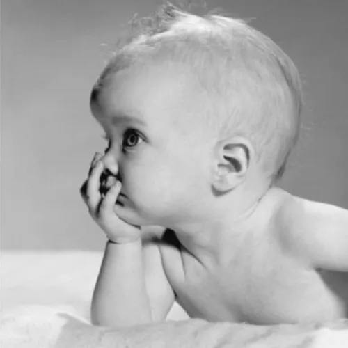 Khám phá 30+ Meme Chống Cằm hài với dáng ngồi trầm tư suy nghĩ xa xăm