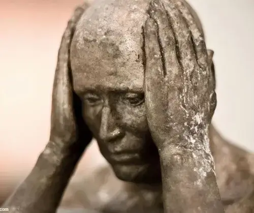 Ảnh vui nổ não gợi cảm giác choáng khi công việc chồng lớp.