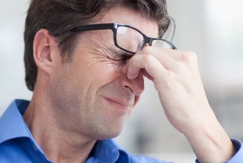 Meme chế nhức đầu mô phỏng cảm giác không theo kịp cuộc chuyện.