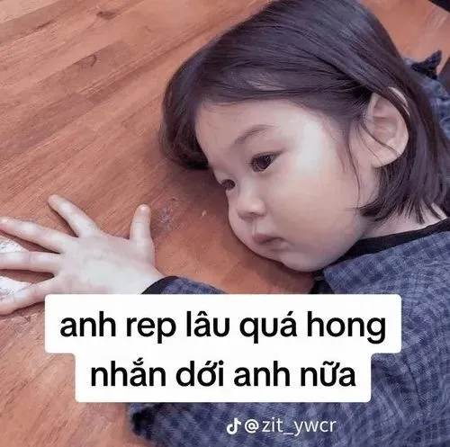 Em bé cười tít mắt xuất hiện trong bộ meme chữ đầy sự ngọt ngào