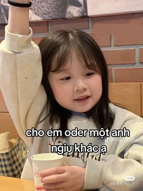 Loạt meme em bé mếu nhẹ pha chữ cute giúp tâm trạng bạn sáng hơn