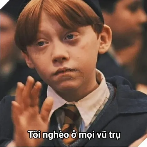 Khoảnh khắc phòng trọ nhỏ hiện lên vibe nghèo rách mồng tơi.