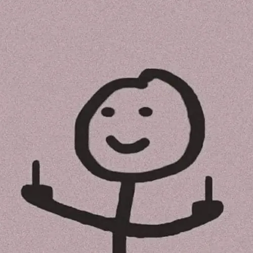 Góc máy cận tay cho thấy ngón tay thối bật lên rất rõ ràng.