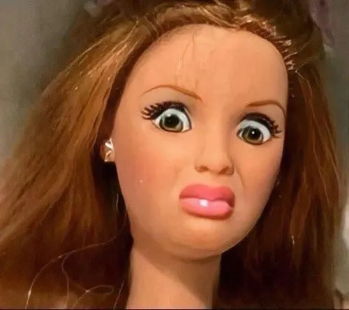 Meme nhìn sắc gương mặt tạo áp lực nhẹ