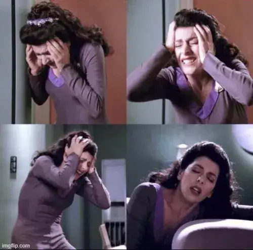 Ảnh troll nổ não mô tả bàn tay bóp thái dương đầy bất lực.