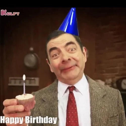 Khoảnh khắc sinh nhật lầy với chiếc bánh kem bị troll nhẹ