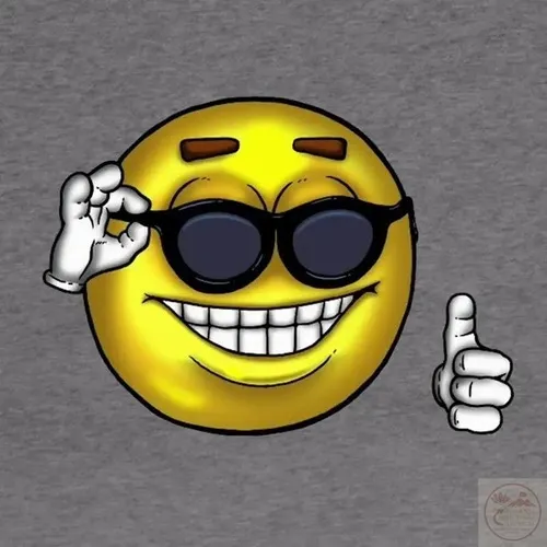 Ảnh vui đáng yêu với mặt tròn bé và nụ cười mềm