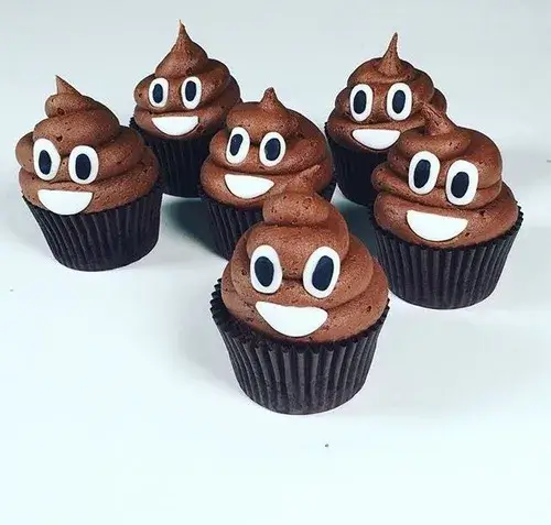 Hình ảnh hài cái bánh kem hình cục cứt