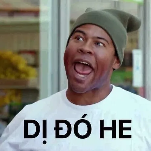 Màn hình vỡ bị troll bằng góc chụp méo phóng đại.