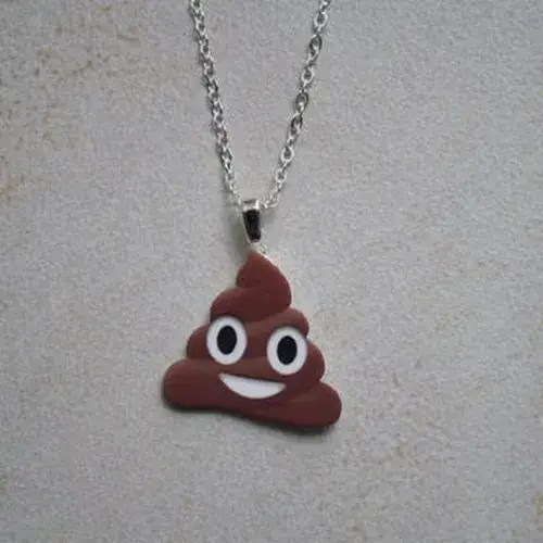 Ảnh mặt dây chuyền tạo hình cục cứt