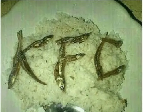 Gật nhẹ kiểu món gì cũng được khỏi bàn