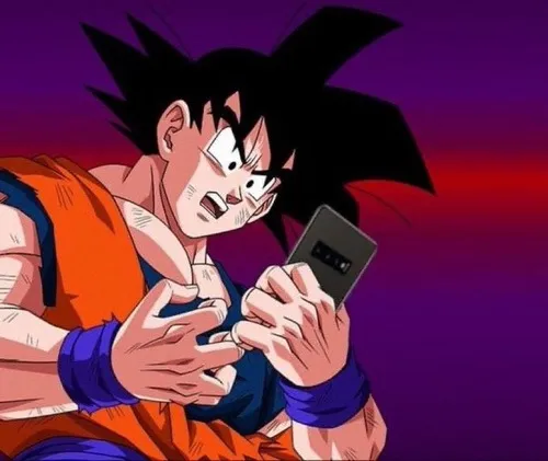 Meme hài ánh mắt tức giận dưới đèn nghiêng.