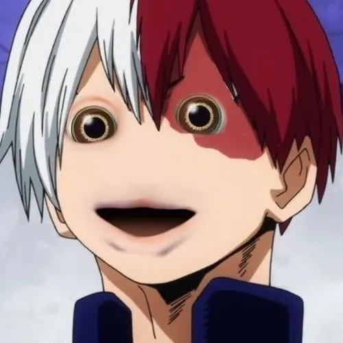 Meme khung hình anime nụ cười nham hiểm thoáng qua.