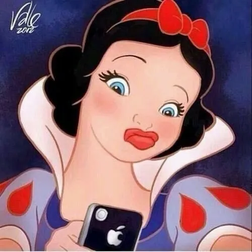 Meme hài Aurora vươn vai mệt sau tuần dài