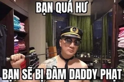 Meme đầu óc đen tối gắn với ánh mắt xéo tinh nghịch