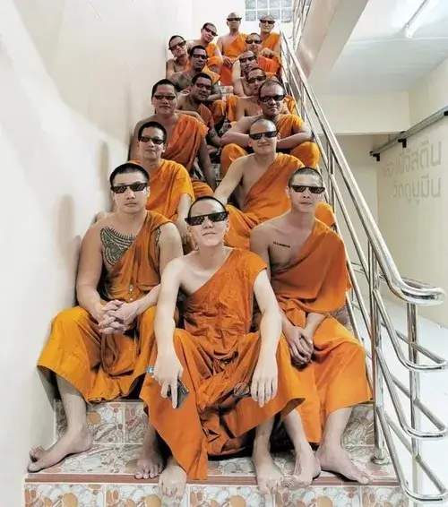 Ảnh chế giang hồ thể hiện khí chất nửa đe nạt nửa giải trí