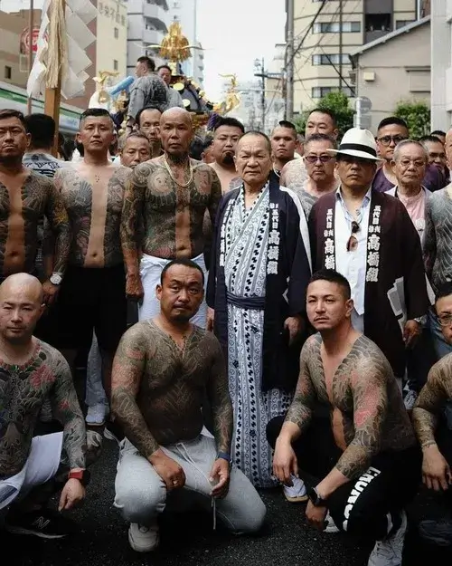 Meme giang hồ phóng đại nét dữ dằn thành câu chuyện vui