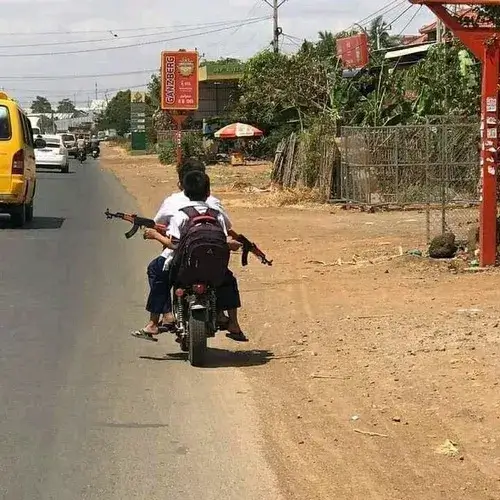 Meme giang hồ mang vibe hầm hố giả trân cực hút mắt