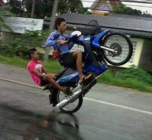 Hình chế kẻ hầm hố phô diễn vẻ căng mà chẳng ai sợ