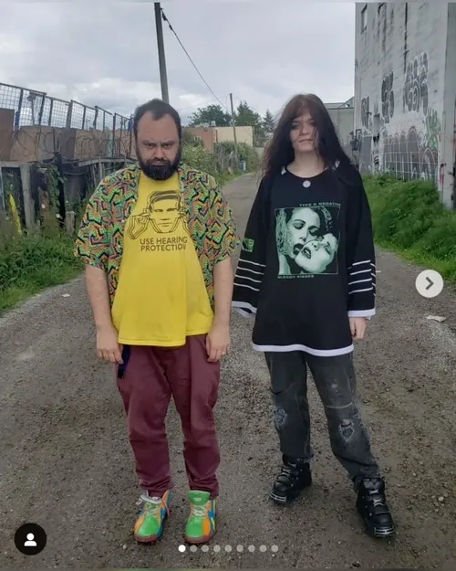 Hình troll hòa giải sau buổi cãi vã chóng vánh.