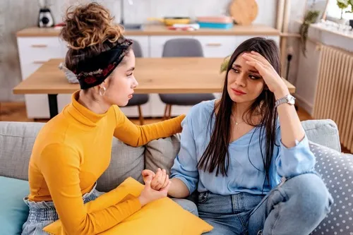 Meme làm hòa khi ai đó ngại nhưng vẫn cố mở lời.