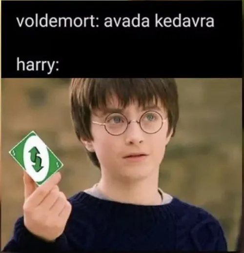 Ảnh hài cậu bé có sẹo né khí lạnh từ lời nguyền Crucio