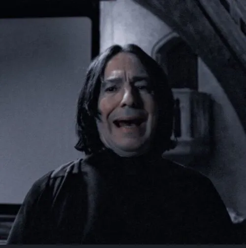 Hình meme hài Harry Potter cầm sách bùa chú giữa khu ký túc xá