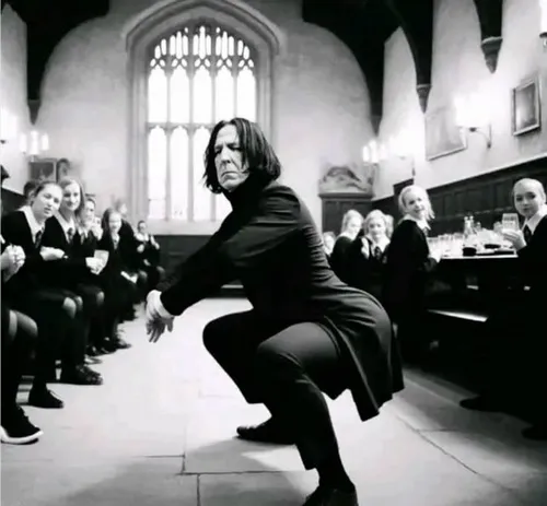 Meme hài Harry Potter chạy vụng về qua sân luyện chổi làm Ron