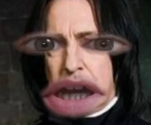 Meme chế Harry Potter giữa phòng sinh hoạt khoe nụ cười Hermione duyên