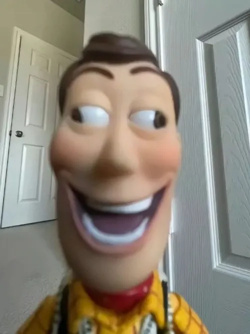 Meme chế vịt xanh hoạt hình nhìn nghiêng đáng ngờ