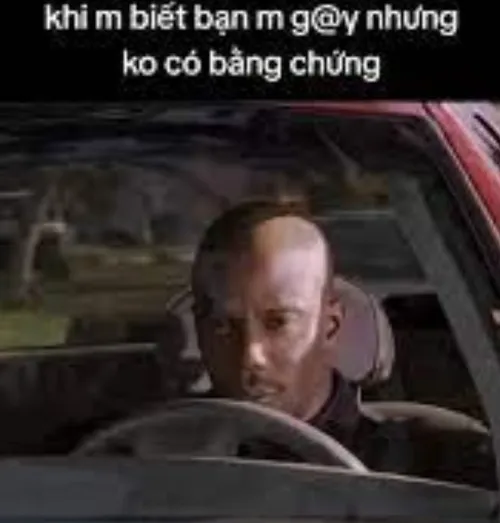 Hình vui biểu cảm căng thẳng tái hiện tình huống đời thường.