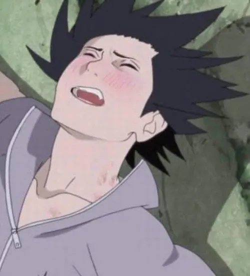 Hình chế meme vui Sasuke nhăn mặt khi nhiệm vụ đột nhiên trục trặc