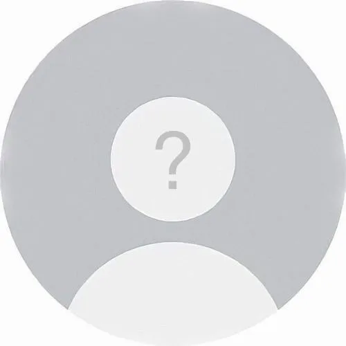 Avatar trắng giống nhau giữa các hồ sơ.