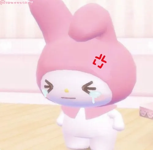 Mèo Hello Kitty buồn tựa vào bé Sugarbunnies như tìm chút bình yên.