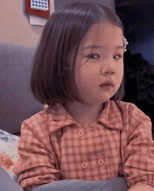 8 Meme chế em bé bực dọc bật thành biểu cảm gây cười