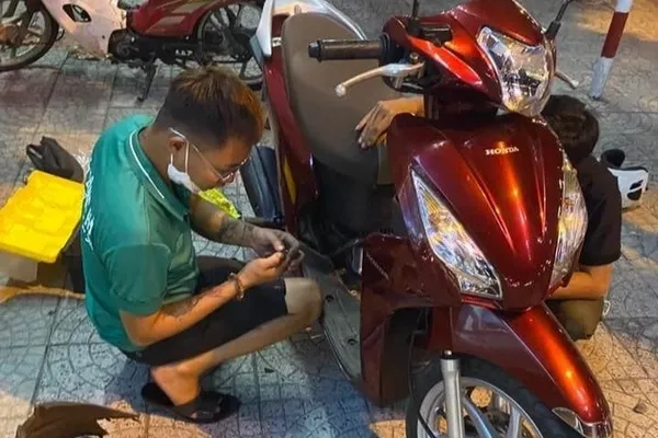 Bộ ảnh xe Vision hư thật để bạn gửi sếp xin remote sáng