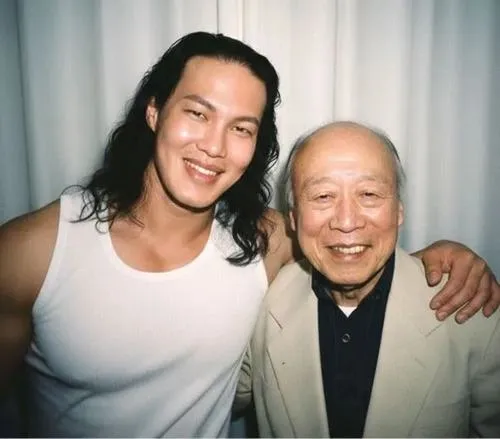 Meme ông chú Tokuda mang thần thái ông già hiểu chuyện