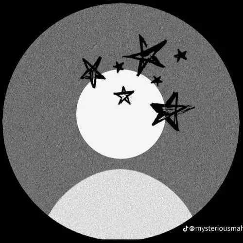 Avatar mặc định nữ màu trắng gây ấn tượng mờ nhạt.