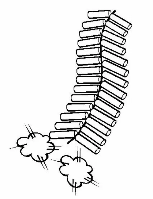 25 Tải tranh tập tô bé cùng mẹ gói bánh chưng trong gian bếp ấm