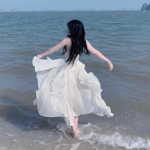 Avatar cảm xúc phụ nữ che mặt bằng tóc và ánh sáng ngược