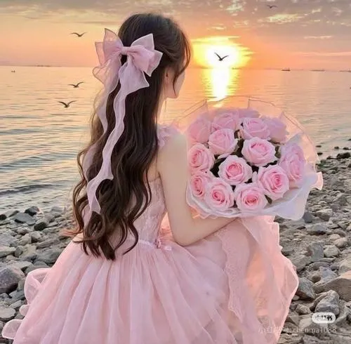 Hình đại diện quay lưng khiến người xem muốn nhìn lại nhiều lần