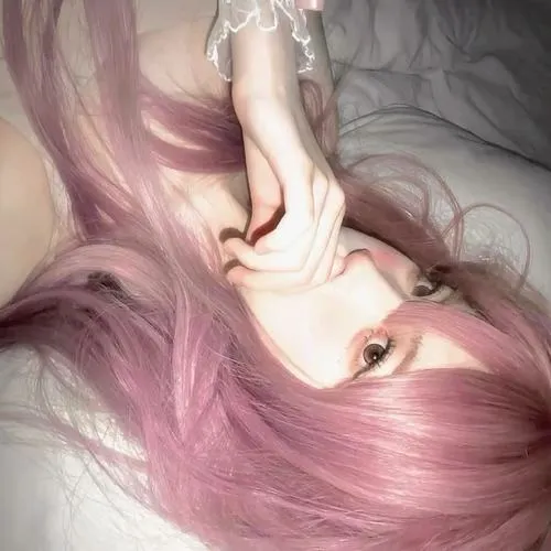 Cách xử lý ánh sáng giúp sắc hồng làm mềm cảm xúc rõ nét