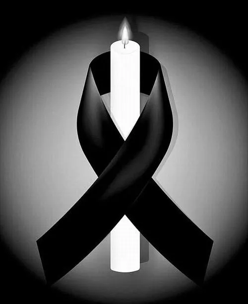 Sự tĩnh lặng bao phủ toàn bộ không gian tang lễ