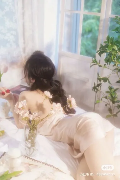 Sexy soi làn da căng tràn sức sống