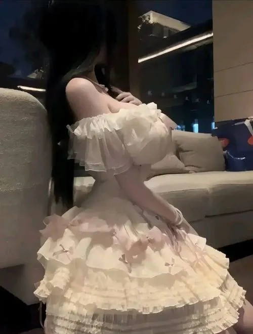 Nóng bỏng giữ gợi mà không lộ rất duyên