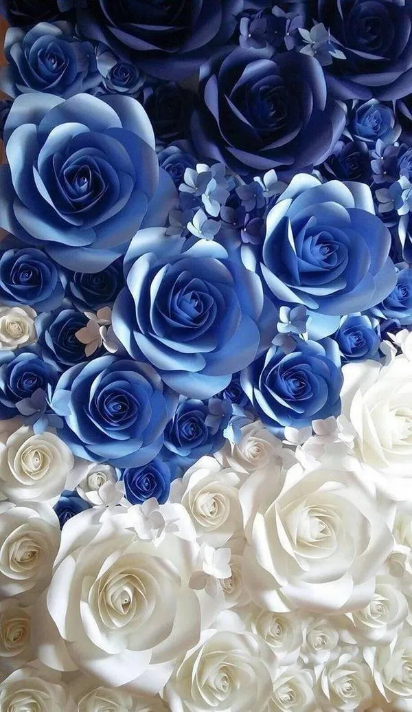 Ảnh wallpaper bó hoa hồng màu xanh phối hoa hồng trắng sang và gọn icon trên màn hình