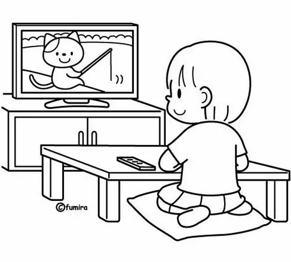 12 Góc nhìn chính diện chiếc tivi đang chiếu mặt trời cười, bé mặc áo yếm đứng bên cạnh với nét mặt vui