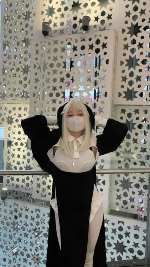 2 Bộ ảnh gái xinh cosplay nữ tu quyến rũ, vừa trong trẻo vừa nóng bỏng khó rời mắt