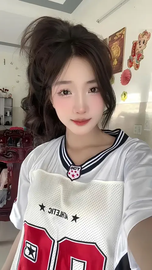 99 Ảnh Hotgirl Xinh Đẹp trên Tiktok Youtuber Streamer khoe nét duyên dáng tự nhiên